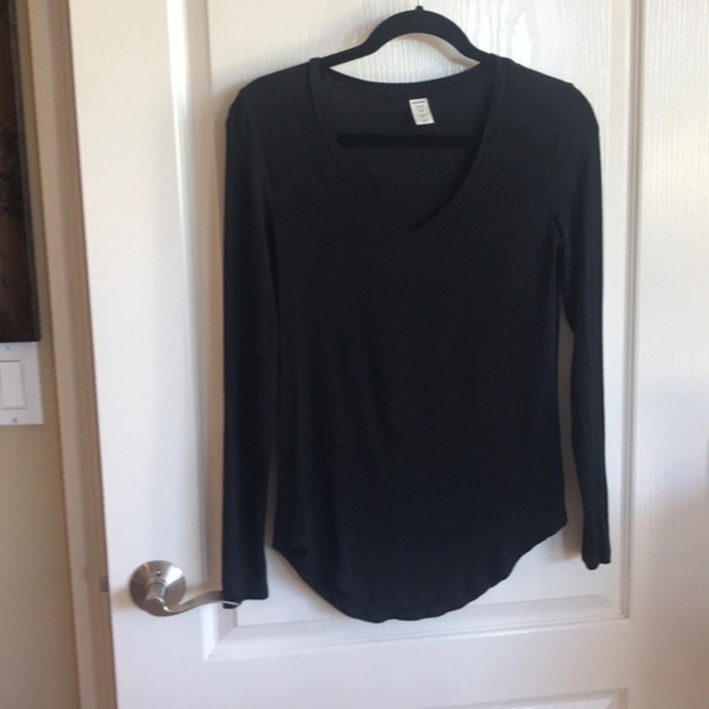Comfy long sleeve black v neck